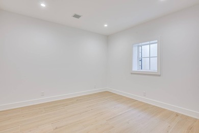 A brand-new Southampton Village traditional with the clean lines - photo 32