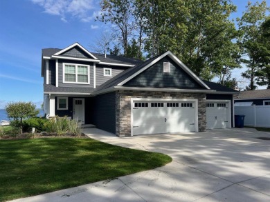 Lake Home For Sale in Houghton Lake, Michigan