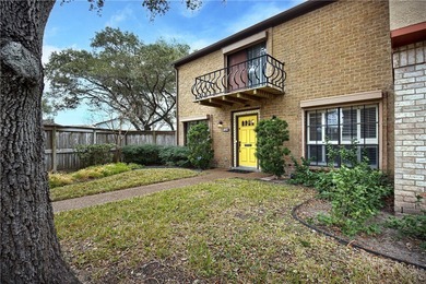 (private lake, pond, creek) Townhome/Townhouse For Sale in Corpus Christi Texas