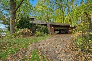 (private lake, pond, creek) Home For Sale in Holly Michigan