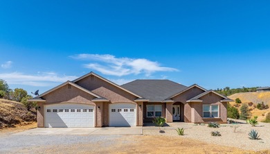 Lake Shasta Home For Sale in Bella Vista California