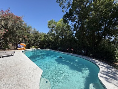 Welcome home to this beautifully maintained 4-bedroom, 2-bath - photo 7