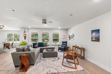 Beautifully maintained 4-bedroom, 2-bath home conveniently - photo 4