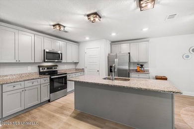 Beautifully maintained 4-bedroom, 2-bath home conveniently - photo 10