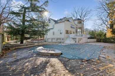 Welcome, to this very unique home where walls of glass showcase - photo 13