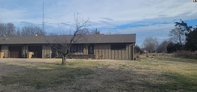 (private lake, pond, creek) Condo Active Under Contract in Hutchinson Kansas