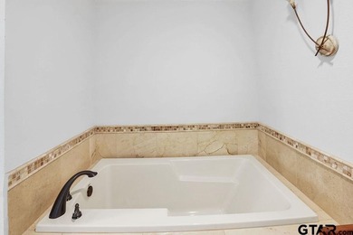 Penthouse Condo in The Cascades Golf Community - 13th Floor - photo 25