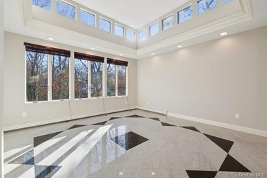 Welcome, to this very unique home where walls of glass showcase - photo 30