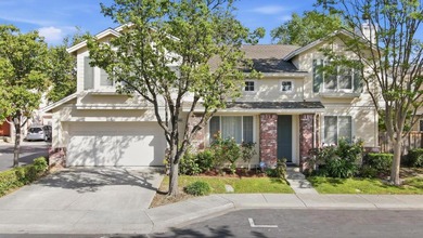 Gorgeous Single Family home with 3 Bedrooms and 2.5 Bath - photo 1