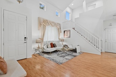 Gorgeous Single Family home with 3 Bedrooms and 2.5 Bath - photo 2