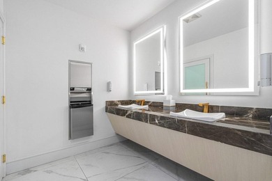 Located on the 3rd floor facing NE Boca Raton, 1 bedroom + den - photo 54