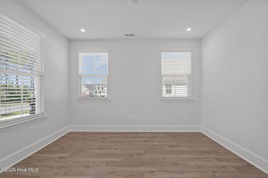 Welcome to the highly sought-after community of Riverlights! - photo 5