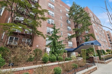 This bright and well-proportioned JR4/2BR at The Euclid offers a - photo 1