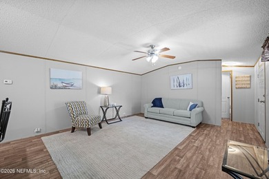 **NEWER BUILD**NEW HVAC**NEW ELECTRIC** Welcome to this - photo 2