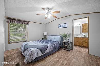 **NEWER BUILD**NEW HVAC**NEW ELECTRIC** Welcome to this - photo 5