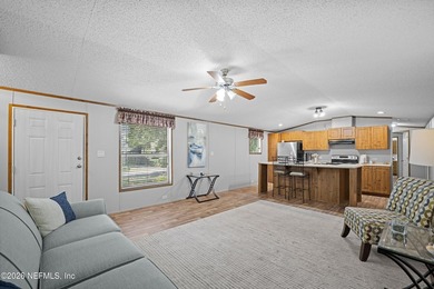 **NEWER BUILD**NEW HVAC**NEW ELECTRIC** Welcome to this - photo 9