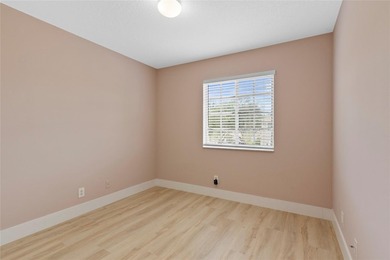 Lovely 3 bedroom, 2.5 bathroom townhome located in the 24 hour - photo 9