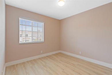 Lovely 3 bedroom, 2.5 bathroom townhome located in the 24 hour - photo 10