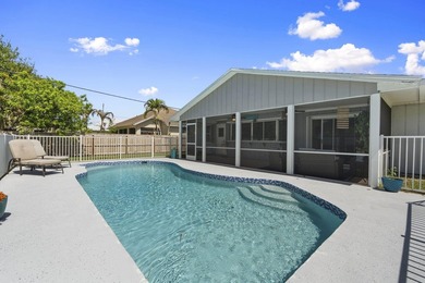 Beautifully maintained home in Port St. Lucie. Major updates - photo 2