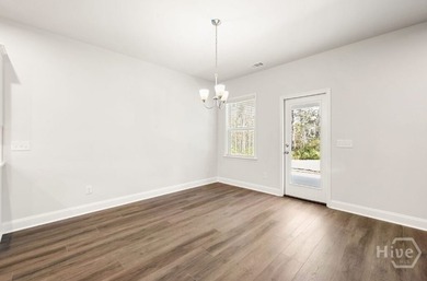 Welcome to the Hampton floor plan in the desirable Waterways - photo 4