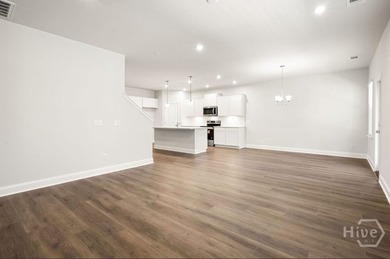 Welcome to the Hampton floor plan in the desirable Waterways - photo 8