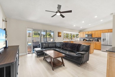 Beautifully maintained home in Port St. Lucie. Major updates - photo 8