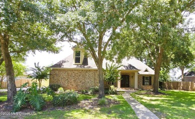 Stunning Custom-Built Home with Attached MIL (Mother-In-Law) - photo 2