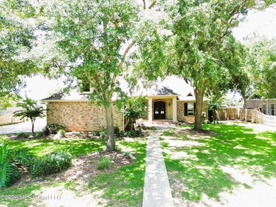 Stunning Custom-Built Home with Attached MIL (Mother-In-Law) - photo 4