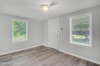 This property features a functional floor plan with spacious - photo 4