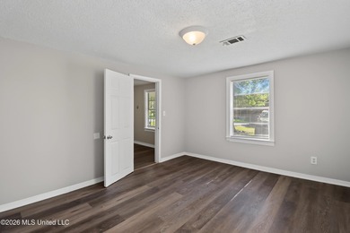 This property features a functional floor plan with spacious - photo 6