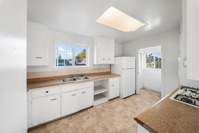 WEST SAN CARLOS DUPLEX, PHENOMENAL INVESTMENT! This 2-level - photo 8