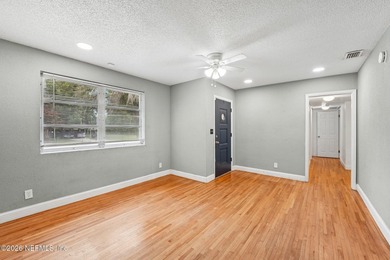 Welcome home to this beautifully updated 3-bedroom, 2-bath brick - photo 8
