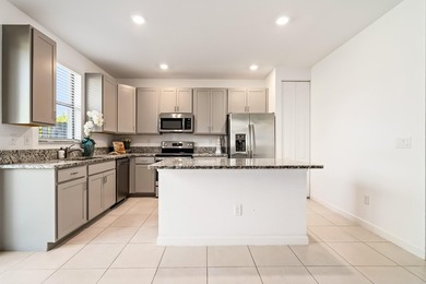 Welcome to this charming 4-bedroom, 3.5-bathroom townhouse in - photo 8