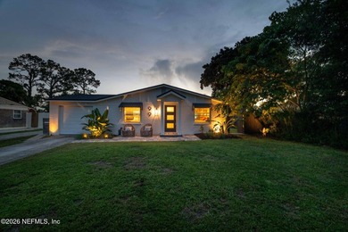 Live the Ponte Vedra Beach lifestyle in this beautifully updated - photo 1