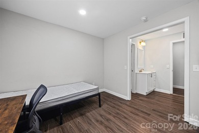 Turnkey student housing investment near USC-Union, fully leased - photo 24