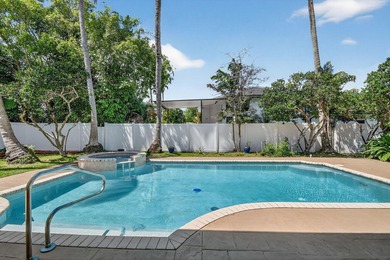 Refined East Boca Raton, Boca Bay Colony w/ Rare Oversized 12 - photo 43