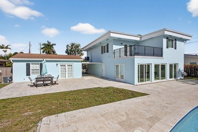 Tucked on an oversized double lot minutes from the beach, this 4 - photo 6