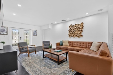 Tucked on an oversized double lot minutes from the beach, this 4 - photo 7