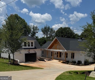 Lake Hartwell Home For Sale in Lavonia Georgia