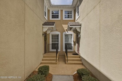 Excellent 3 bed 2 bath that STANDS OUT for it's location and - photo 5