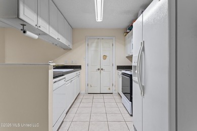 Welcome to 7020 Red Bud Lane in the highly sought-after Ocean - photo 7