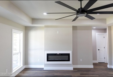 ELEGANT NEW CONSTRUCTION WITH CUSTOM DETAILS! Welcome to this - photo 4