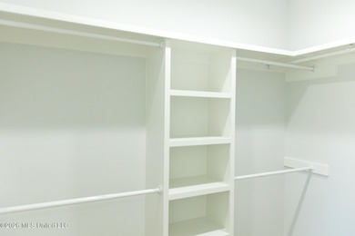 ELEGANT NEW CONSTRUCTION WITH CUSTOM DETAILS! Welcome to this - photo 8