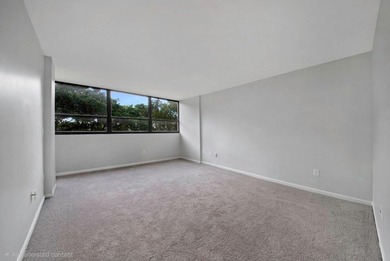 Luxuriously Renovated Waterfront Living in East Boca Raton - photo 12