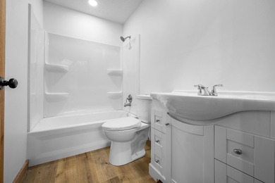 MOTIVATED SELLERS! Beautiful NEW CONSTRUCTION retreat on The - photo 16