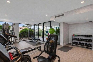 Luxuriously Renovated Waterfront Living in East Boca Raton - photo 31