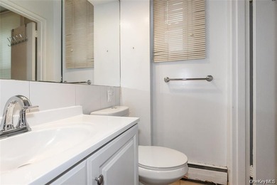 Discover Comfort And Convenience In This Spacious 2-Bedroom - photo 15