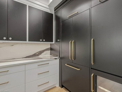 A RARE DOWNTOWN NAPLES OFFERING-Completely renovated, 1-mile to - photo 15