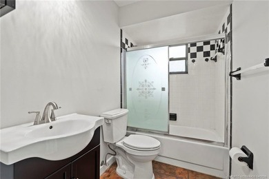 Country Cutie! Lovely 3 bed 2 bath lake front home situated on - photo 15