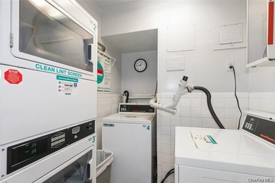 Discover Comfort And Convenience In This Spacious 2-Bedroom - photo 18